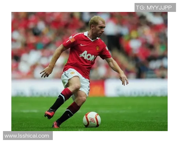 足球明星夺冠后激情舞动视频展现庆祝时刻的热烈与欢乐